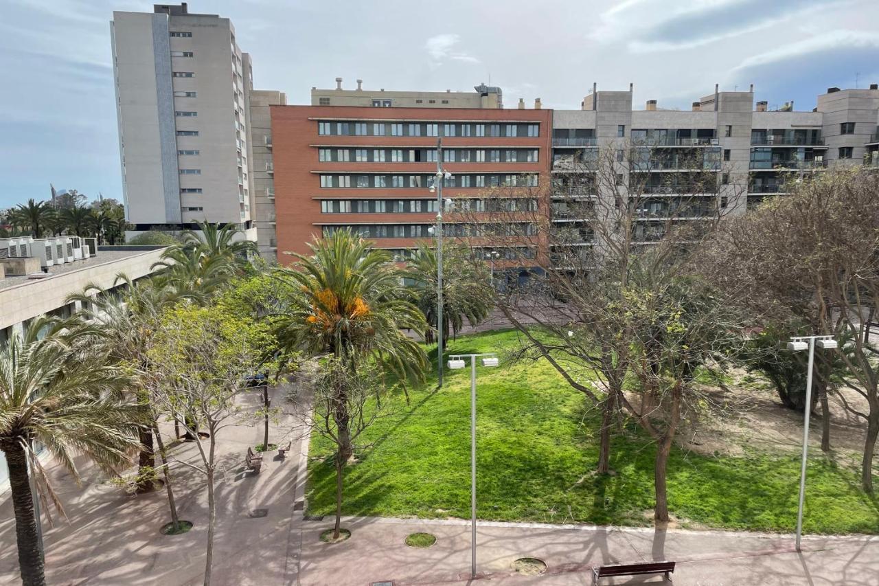 Apartment With Sea Views Next To The Beach Of Mar Bella Barcelona Eksteriør billede